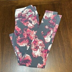 Victoria sport rose print workout leggings